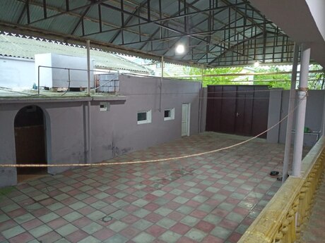 4 otaqlı həyət evi/bağ evi - Novxanı q. - 170 m²