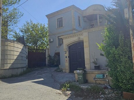 7 otaqlı həyət evi/bağ evi - Badamdar q. - 270 m²