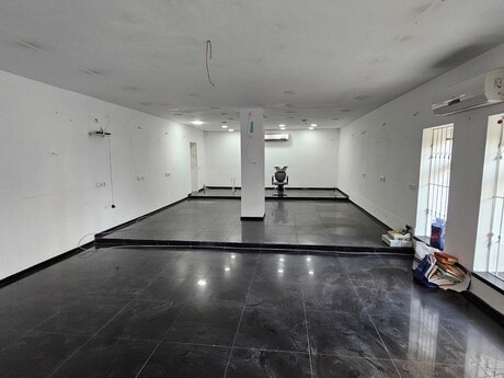 4-комн. офис - м. Элмляр Академиясы - 140 м²