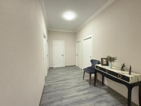 3-комн. новостройка - м. 20 января - 106.8 м²