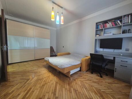 3 otaqlı köhnə tikili - Bayıl q. - 75 m²