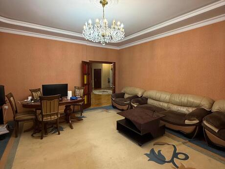 4 otaqlı yeni tikili - Nəsimi r. - 161 m²
