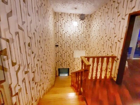 4 otaqlı həyət evi/bağ evi - Mərdəkan q. - 200 m²