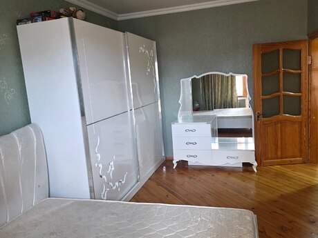 3 otaqlı köhnə tikili - Köhnə Günəşli q. - 68 m²