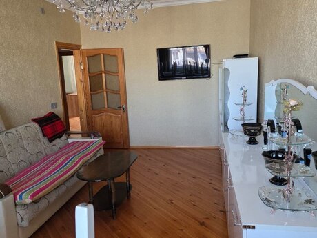 3 otaqlı köhnə tikili - Köhnə Günəşli q. - 68 m²