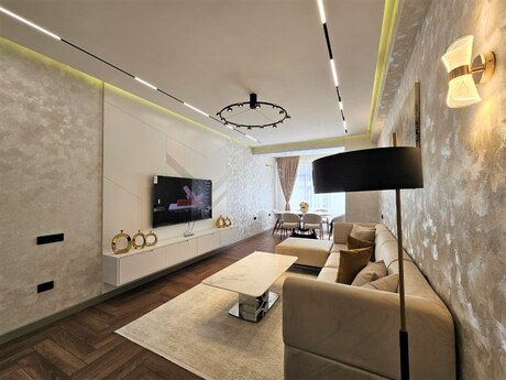 4 otaqlı yeni tikili - Nərimanov r. - 142 m²