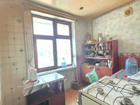 3 otaqlı köhnə tikili - İnşaatçılar m. - 70 m²