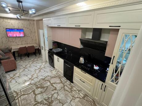 4 otaqlı yeni tikili - Azadlıq Prospekti m. - 135 m²