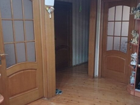 3 otaqlı köhnə tikili - 8 Noyabr m. - 75 m²