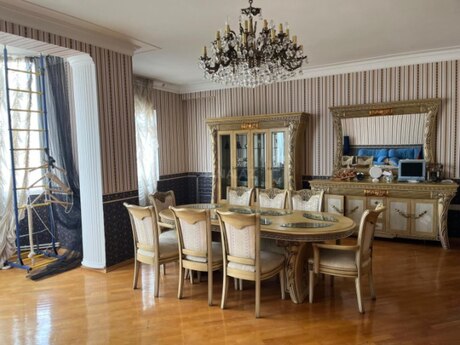 4 otaqlı yeni tikili - İnşaatçılar m. - 140 m²