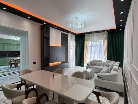 4 otaqlı həyət evi/bağ evi - Mərdəkan q. - 210 m²