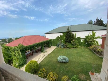 4 otaqlı həyət evi/bağ evi - Novxanı q. - 200 m²