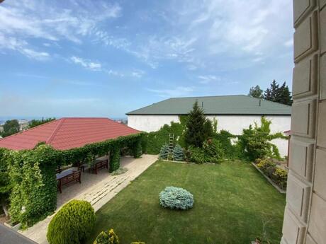 4 otaqlı həyət evi/bağ evi - Novxanı q. - 200 m²