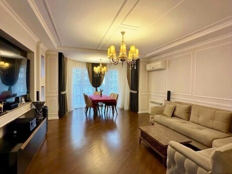 3-комн. новостройка - м. 8 ноября - 130 м²