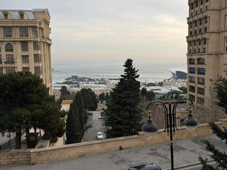3 otaqlı köhnə tikili - İçəri Şəhər m. - 80 m²