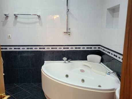 5 otaqlı yeni tikili - Nəsimi r. - 220 m²