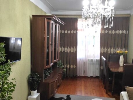 3 otaqlı köhnə tikili - Yeni Günəşli q. - 85 m²
