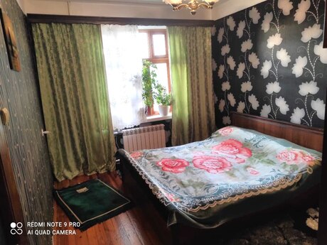 3 otaqlı köhnə tikili - Yeni Günəşli q. - 85 m²