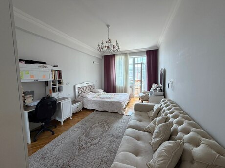 3 otaqlı yeni tikili - Elmlər Akademiyası m. - 165 m²