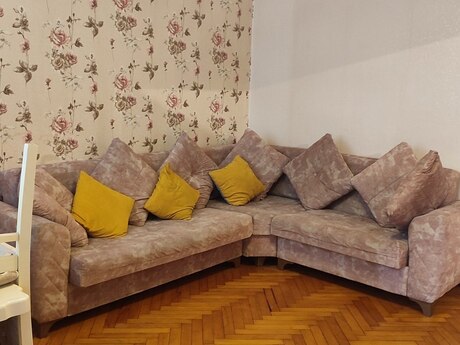 2 otaqlı köhnə tikili - 28 May m. - 50 m²
