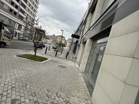 Obyekt - Ağ şəhər q. - 220 m²