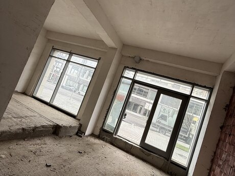 Obyekt - Ağ şəhər q. - 220 m²
