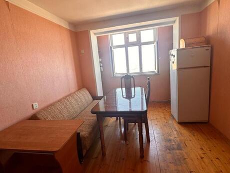 2 otaqlı köhnə tikili - Yeni Günəşli q. - 60 m²