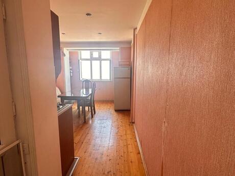 2 otaqlı köhnə tikili - Yeni Günəşli q. - 60 m²