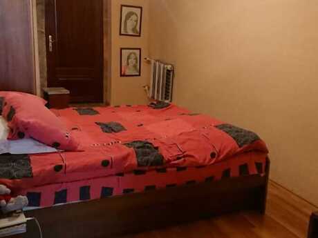 3 otaqlı köhnə tikili - İnşaatçılar m. - 130 m²