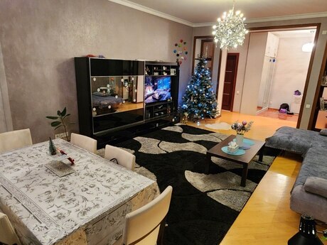 3-комн. новостройка - м. Нариман Нариманов - 150 м²