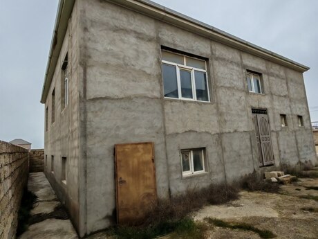 4 otaqlı həyət evi/bağ evi - Savalan q. - 135 m²