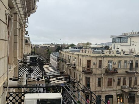7 otaqlı köhnə tikili - Sahil m. - 335 m²