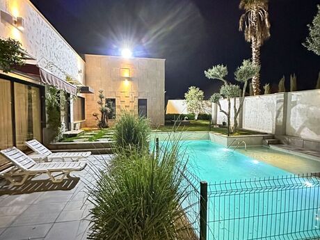 4 otaqlı həyət evi/bağ evi - Mərdəkan q. - 220 m²