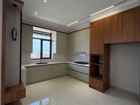 4 otaqlı yeni tikili - Nəriman Nərimanov m. - 216 m²