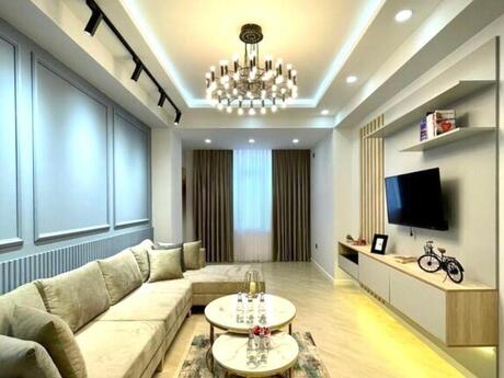 2-комн. новостройка - м. 28 мая - 85 м²