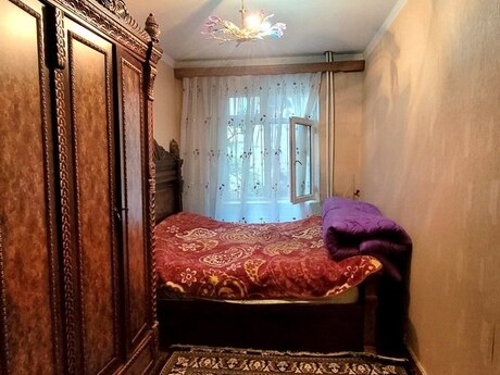 3 otaqlı köhnə tikili - Azadlıq Prospekti m. - 70 m²