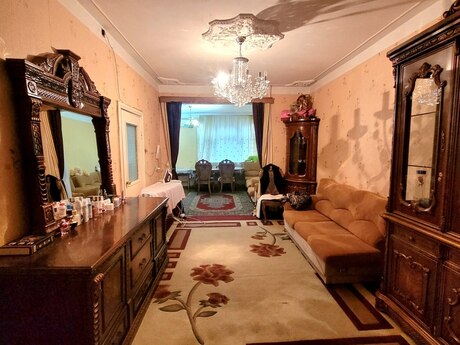 3 otaqlı köhnə tikili - Azadlıq Prospekti m. - 70 m²