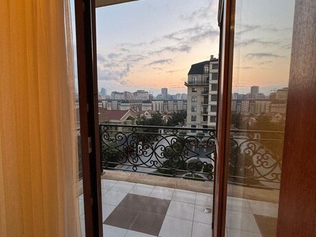 3 otaqlı yeni tikili - Ağ şəhər q. - 145 m²