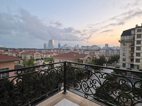 3 otaqlı yeni tikili - Ağ şəhər q. - 145 m²