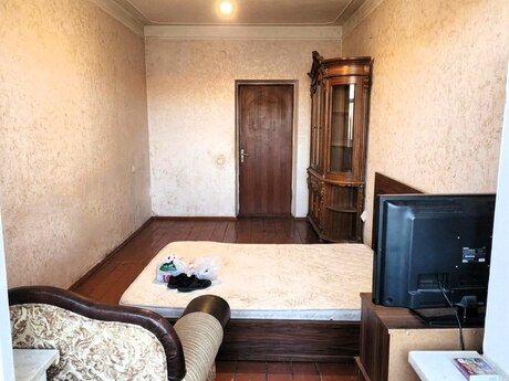 2 otaqlı köhnə tikili - Əhmədli m. - 68 m²