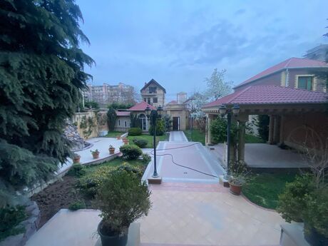 10 otaqlı həyət evi/bağ evi - Gənclik m. - 550 m²
