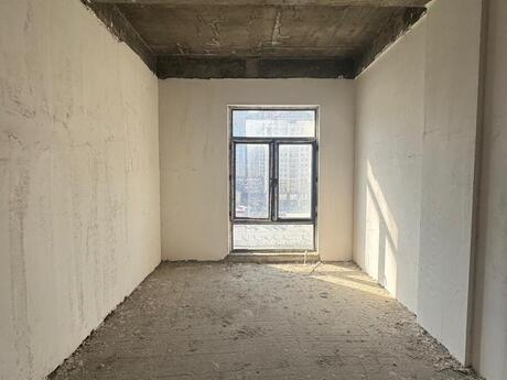 3-комн. новостройка - м. 28 мая - 91.1 м²