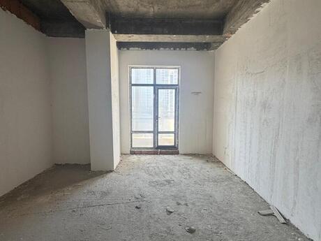 3-комн. новостройка - м. 28 мая - 91.1 м²