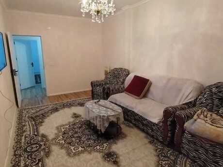 3 otaqlı köhnə tikili - Yeni Günəşli q. - 70 m²