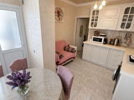 3 otaqlı köhnə tikili - 28 May m. - 75 m²