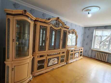 4 otaqlı köhnə tikili - Yeni Günəşli q. - 80 m²