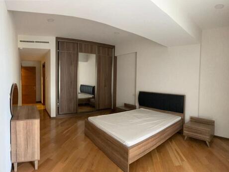3 otaqlı yeni tikili - 28 May m. - 220 m²