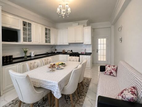3 otaqlı yeni tikili - Elmlər Akademiyası m. - 165 m²