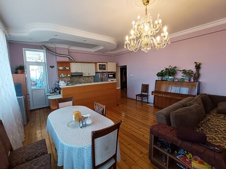 4-комн. новостройка - Бинагадинский р. - 132 м²