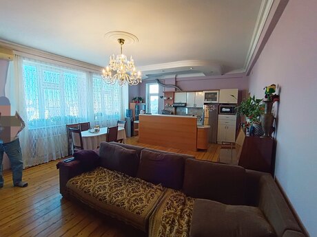 4-комн. новостройка - Бинагадинский р. - 132 м²